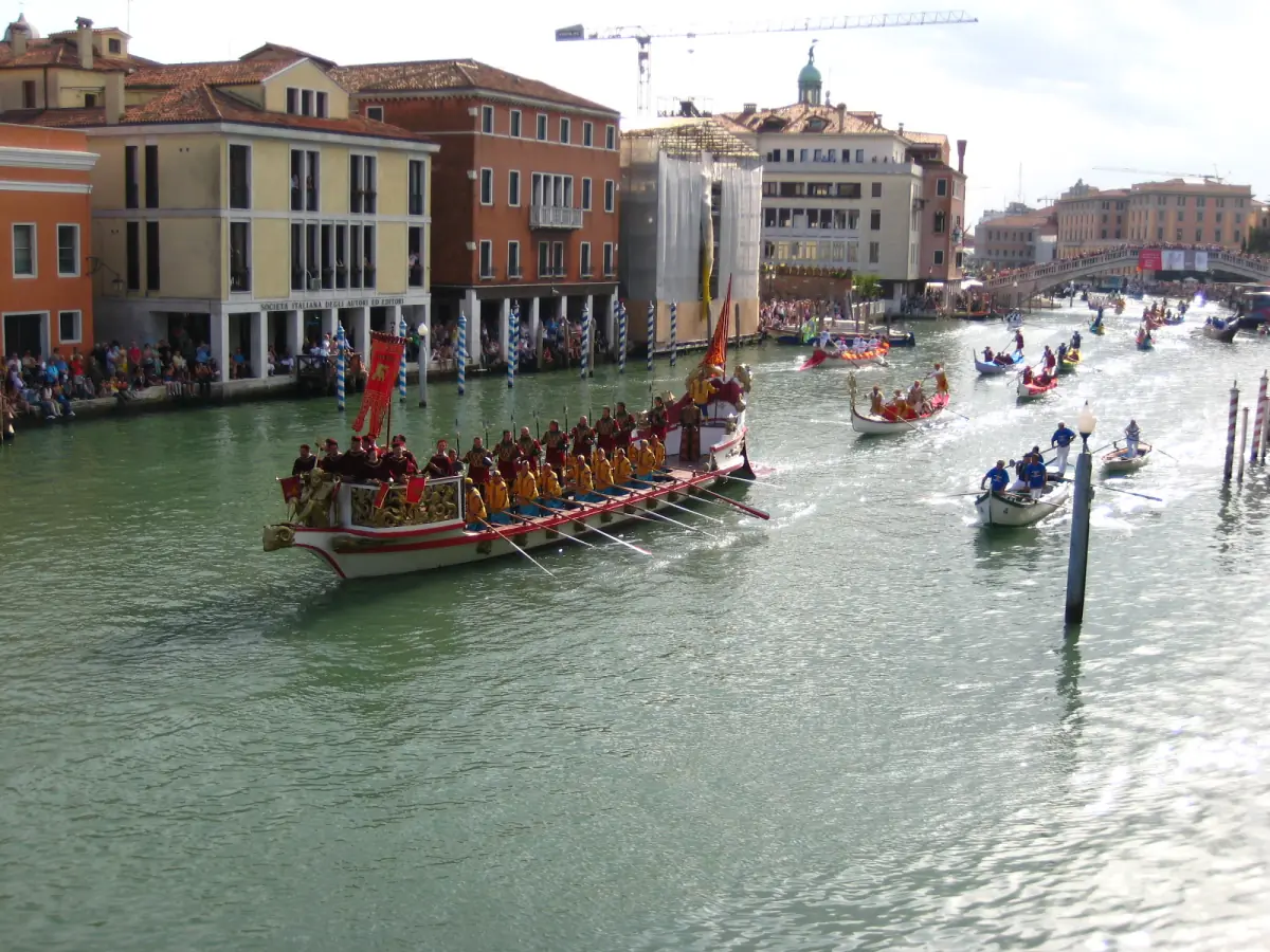 The historic boat parade of the Regata Storica