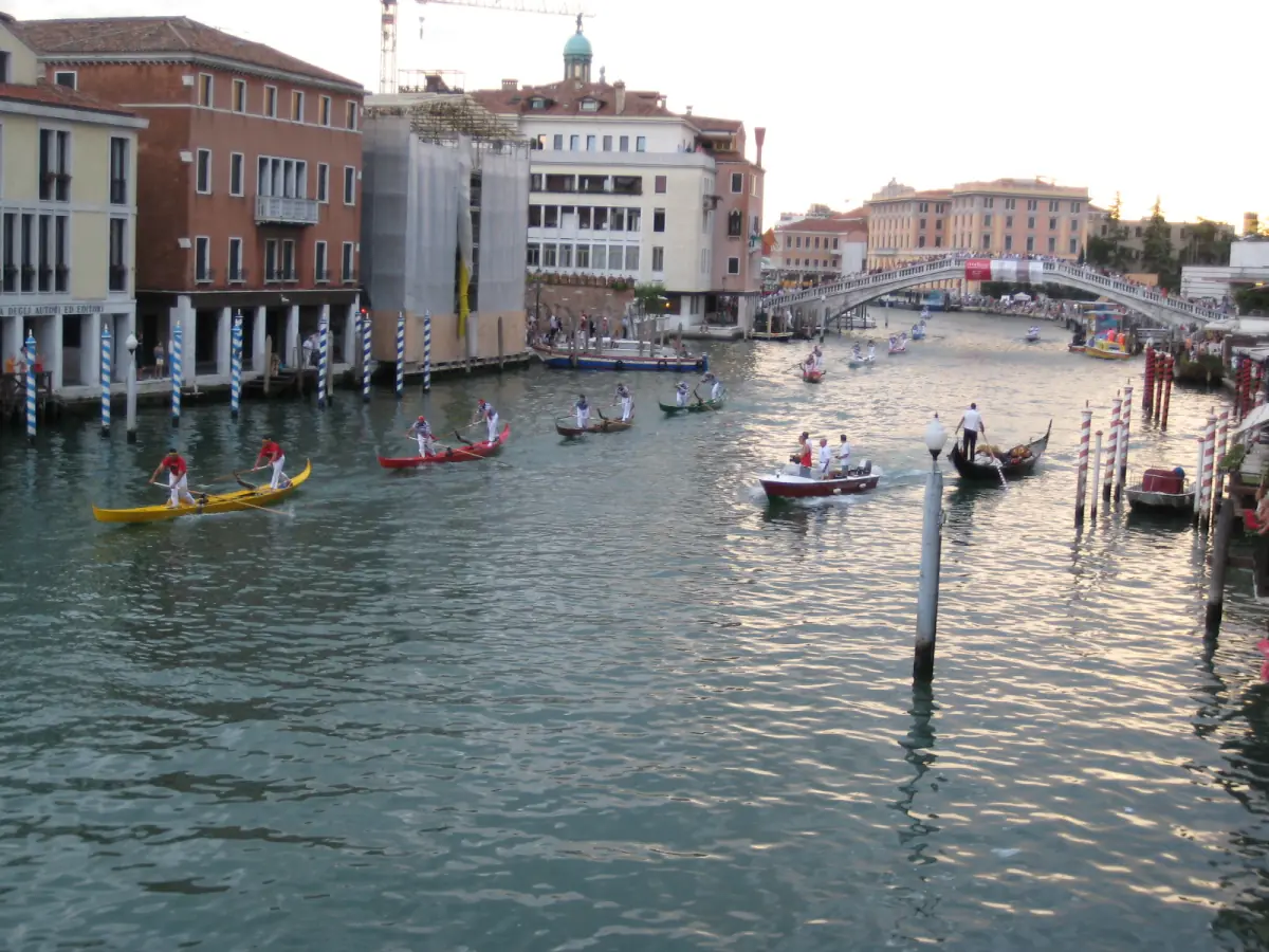 Racing boats in the Regata Storica