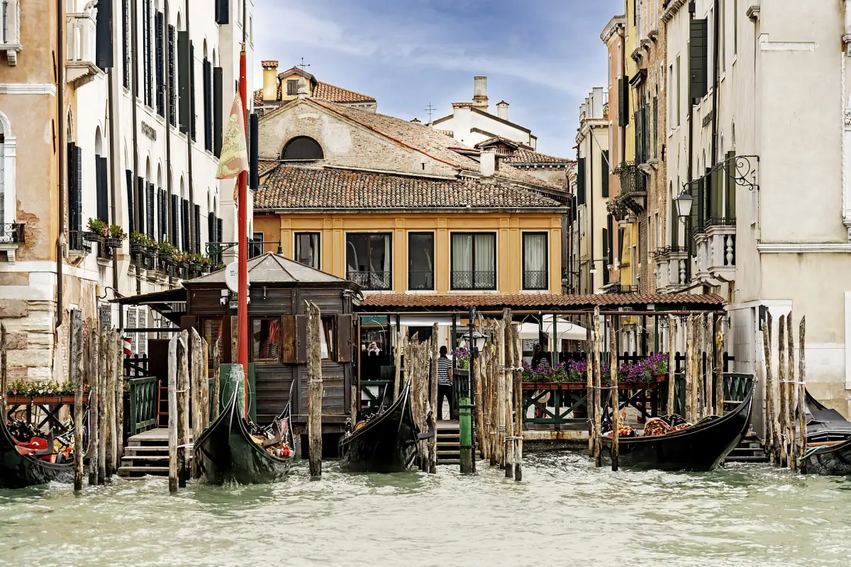 The traghetto landing at Santa Sofia